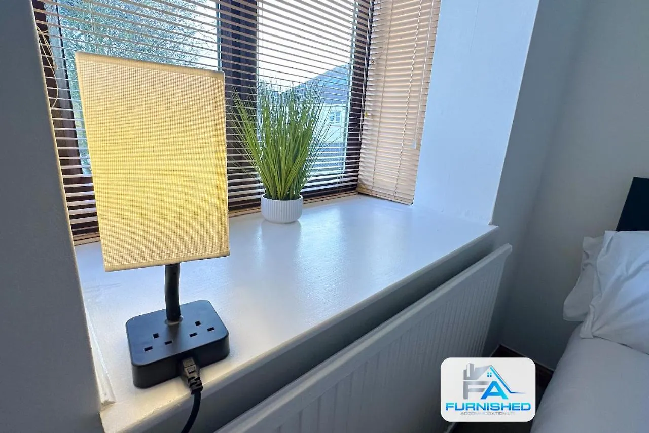 Contractor Stays By Furnished Accommodation Leeds - Free Van Parking On Driveway 布拉姆霍普 英国