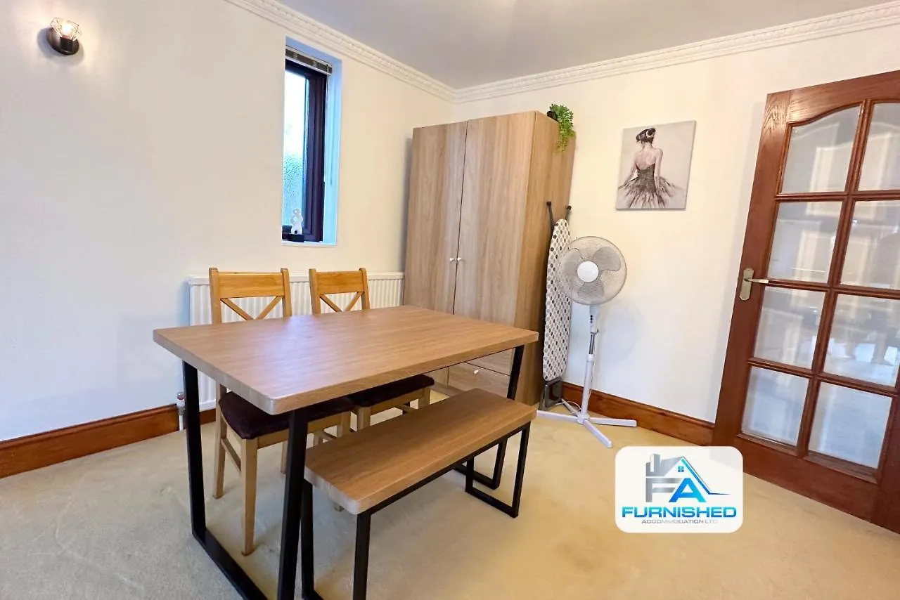 Contractor Stays By Furnished Accommodation Leeds - Free Van Parking On Driveway 布拉姆霍普 度假居