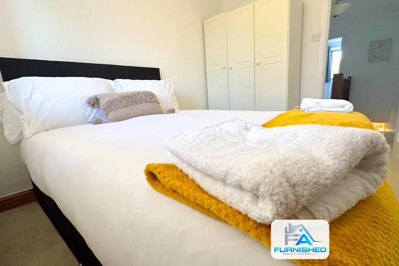 Contractor Stays By Furnished Accommodation Leeds - Free Van Parking On Driveway 布拉姆霍普 0*,  英国