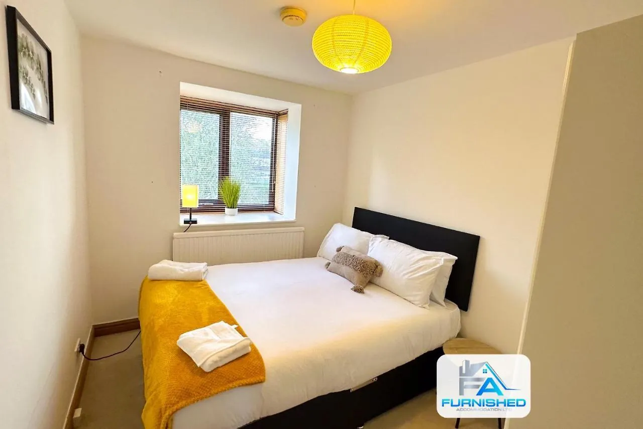 度假居 Contractor Stays By Furnished Accommodation Leeds - Free Van Parking On Driveway 布拉姆霍普