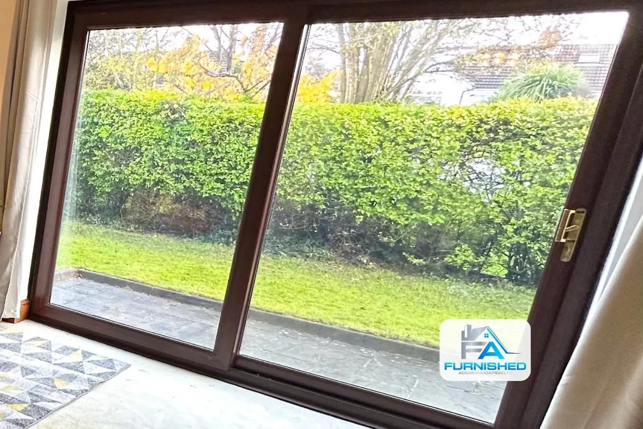 Contractor Stays By Furnished Accommodation Leeds - Free Van Parking On Driveway 布拉姆霍普 0*,